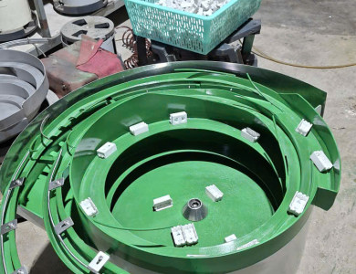 phễu rung cấp vỏ ổ cắm