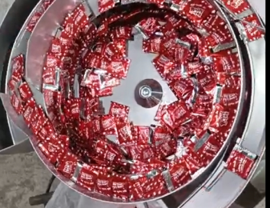 Phễu rung cấp gói hạt nêm