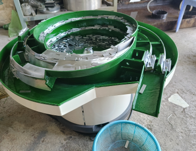 Phễu rung cấp chi tiết nhôm