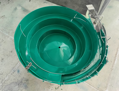 Phễu rung cấp nắp kem đánh răng