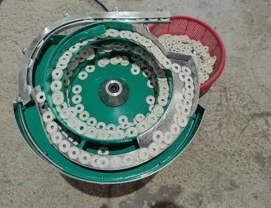 Phễu rung cấp bánh răng nhựa