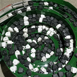 Phễu rung cấp hộp mực