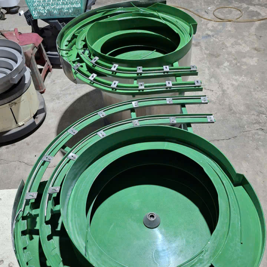 phễu rung cấp vỏ ổ cắm