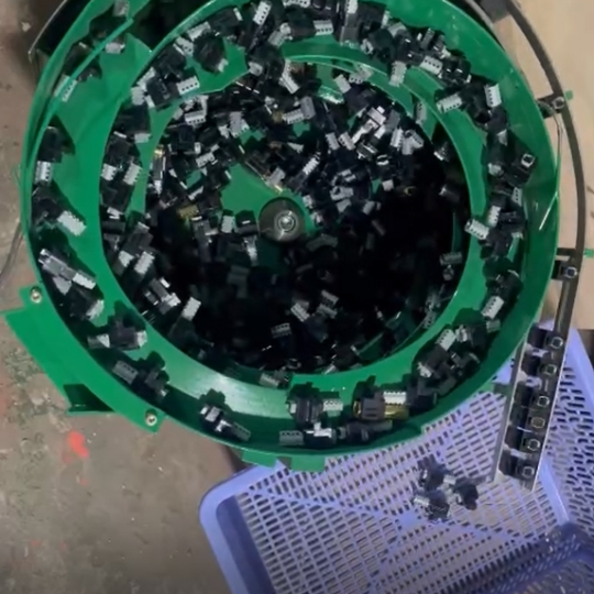 Phễu rung cấp 4 loại sản phẩm