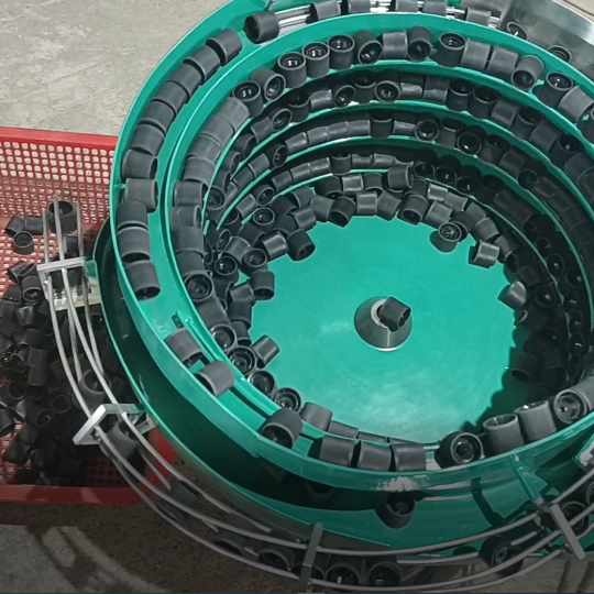 Phễu rung cấp nắp kem đánh răng