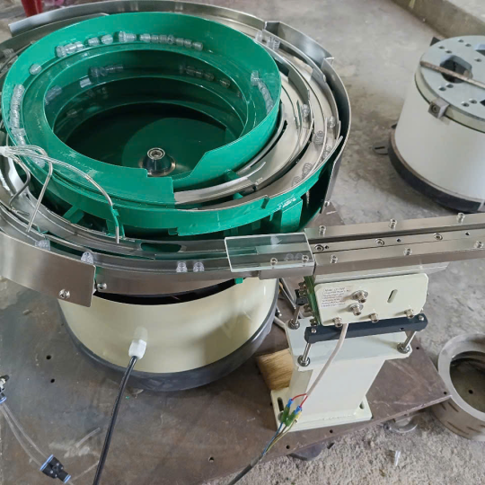 Phễu rung cấp chi tiết y tế