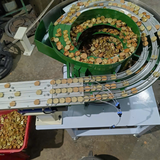 phễu rung cấp đế nắp 3 đường